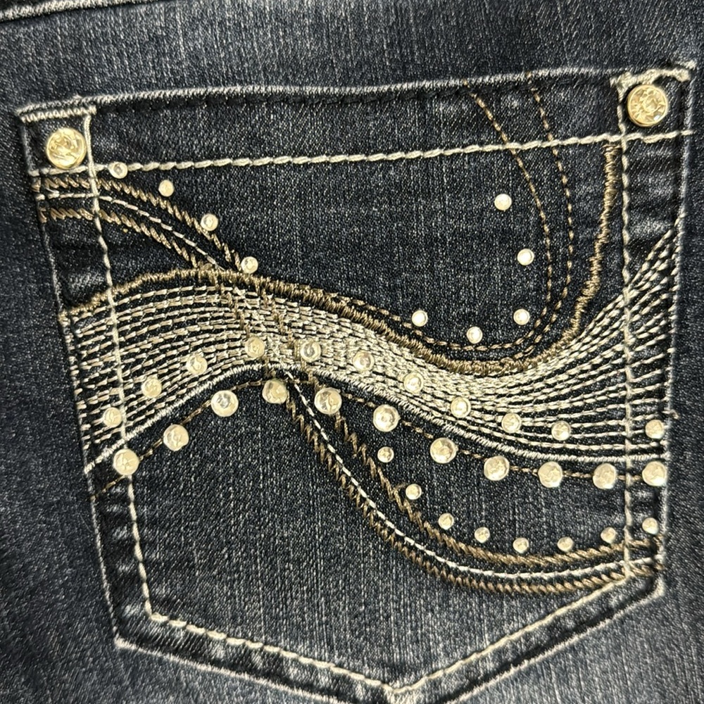 EUC Mid rise Earl Jeans. size 8P - Picture 3 of 6